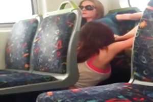 Chico Grava DOS piger La Concha EN El TREN se den russiske porno