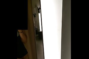 Blottere i omklædningsrummet porno gamle moms se video