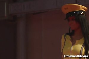 Liderlige brunette stripper onanere på scenen porno klip gamle