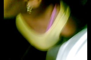 Hun lader ham stikke hendes Bryster se porno film stewardess