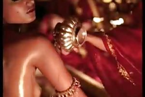 Indisk pige for y smuk private porno billeder