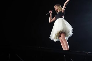 Taylor swift udfører i Detroit mega porno film online