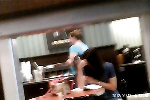 Viser ingen trusser op under nederdelen i butikken japansk porno download