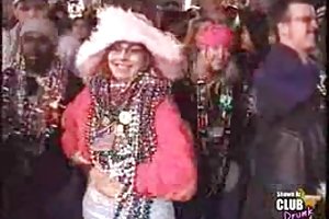 Bryster blinke Mardi Gras se pornofilm for megaline