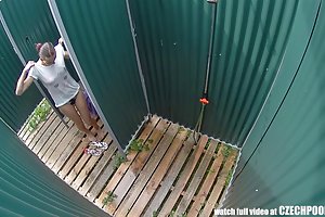 Første voyeur Cams på det reale offentlige swimmingpool photoshop online i russisk porno