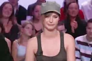 Louise Bourgoin søde bryst porno vågnede mor