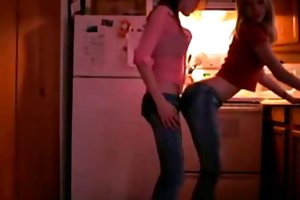 Hot lesbiske teens lap dans og kys hinanden porno billeder af jimmy neutron
