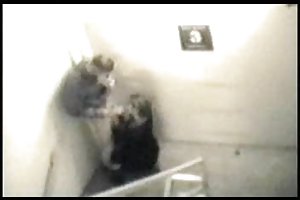 Offentlige sex - fanget på overvågningskamera 001 russiske porno video skjult kamera