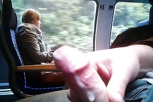 Train Masturbation til en dejlig pige 2 hjemmelavet privat porno video fotos