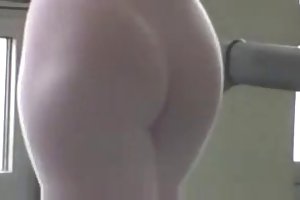 Coco i yoga bukser hjemmelavet porno voldtægter