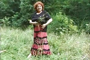 Bedstemor i naturen hjemmelavet porno
