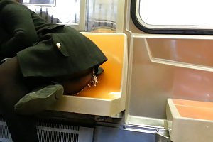 Candid booty op under nederdelen på toget fra new York porno billeder af mænd