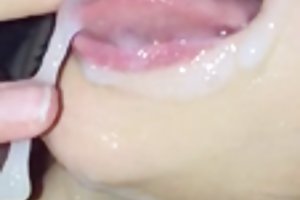 Udarbejdelse af enorme closeup sæd i munden ansigt gig porno download russisk