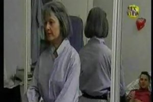 Tyske Granny Fucks 2 fyre russisk hustru online porno video
