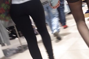 Ekstr nice teen røv i sort leggings hjem skyde porno på nettet