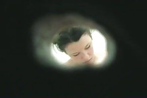 Unge Carrie fanget i kabine swimmingpool gamle sutter porno