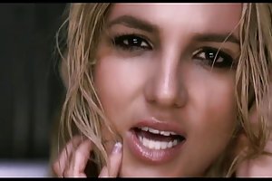 Kvindebedårer Britney Spears (Director ' s cut) porno brazzers se