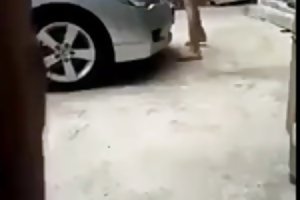 Thai udendørs gamle dame porno