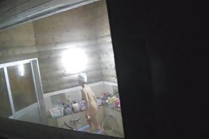 Skjult kamera i Japansk brusebad mødre søn incest porno historier