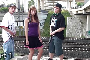 Ung smuk pige street Gangbang del 1 fedt, porno ur online